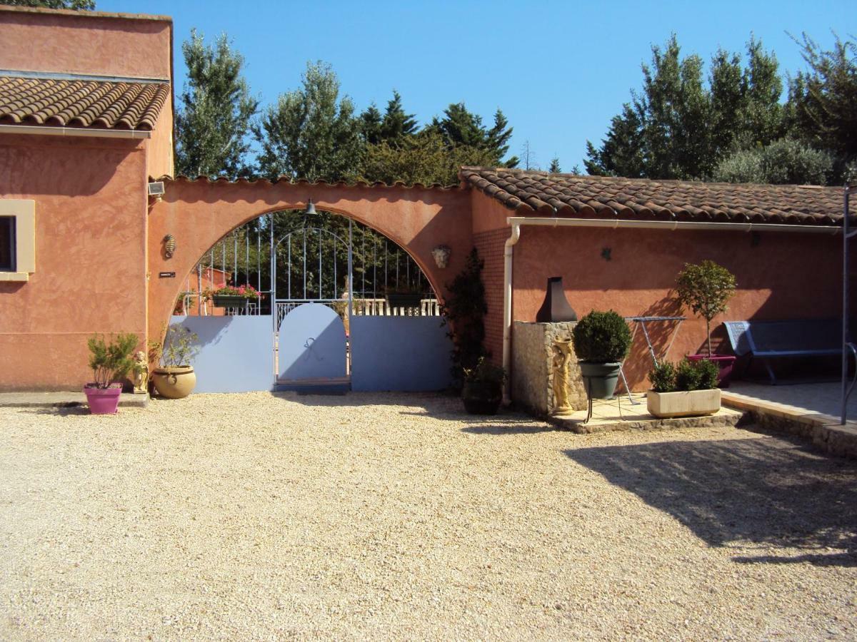 Maison D'Hotes La Douloire Pernes-les-Fontaines Esterno foto